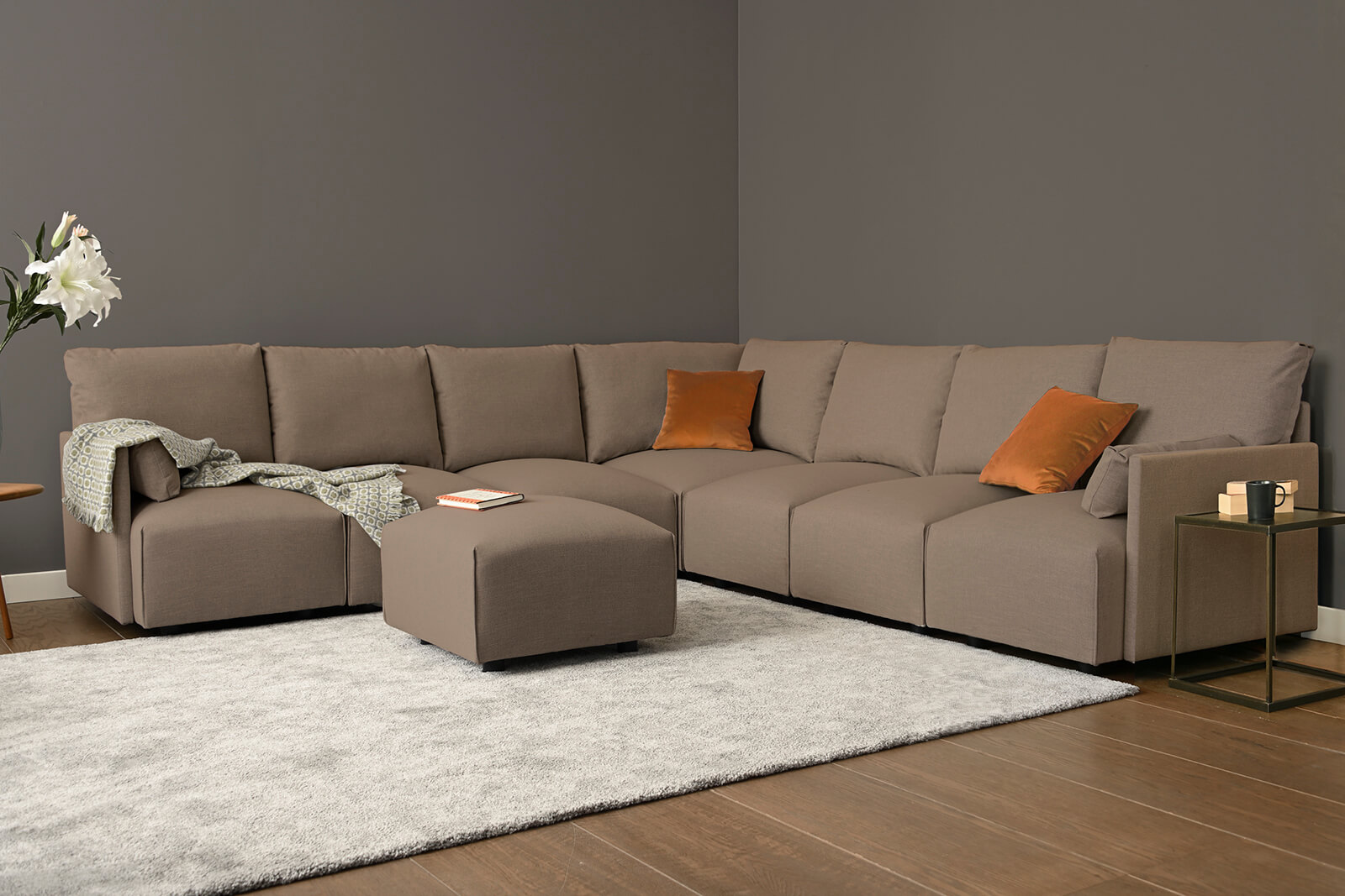 HB04-large-corner-sofa-footstool-3q-husk-4x4-lifestyle