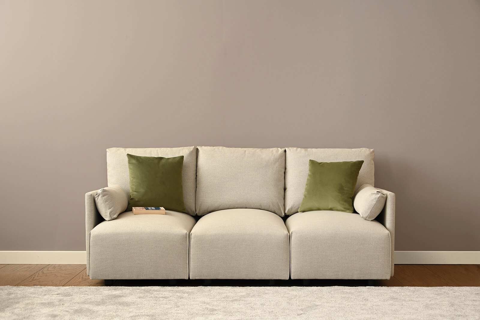 HB04-medium-sofa-front-coconut-lifestyle