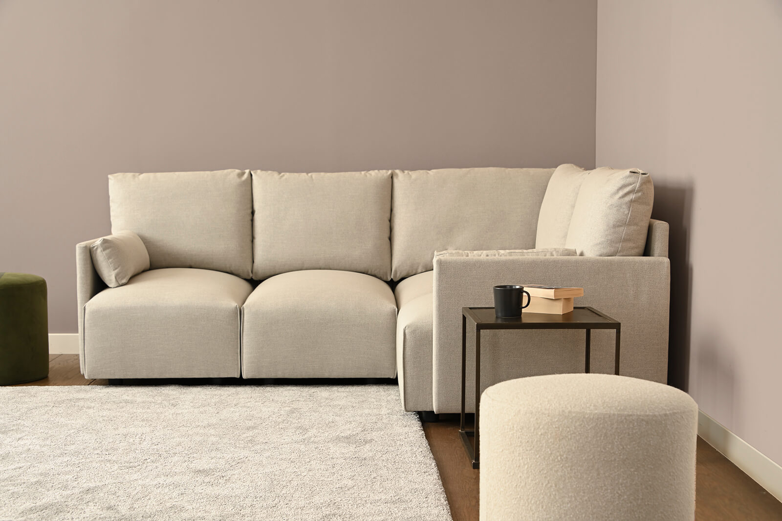 HB04-small-corner-sofa-front-coconut-3x2-lifestyle